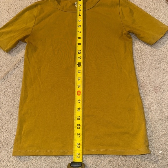 J Crew Mustard Yellow Women’s T-Shirt - Size Small - Picture 4 of 9